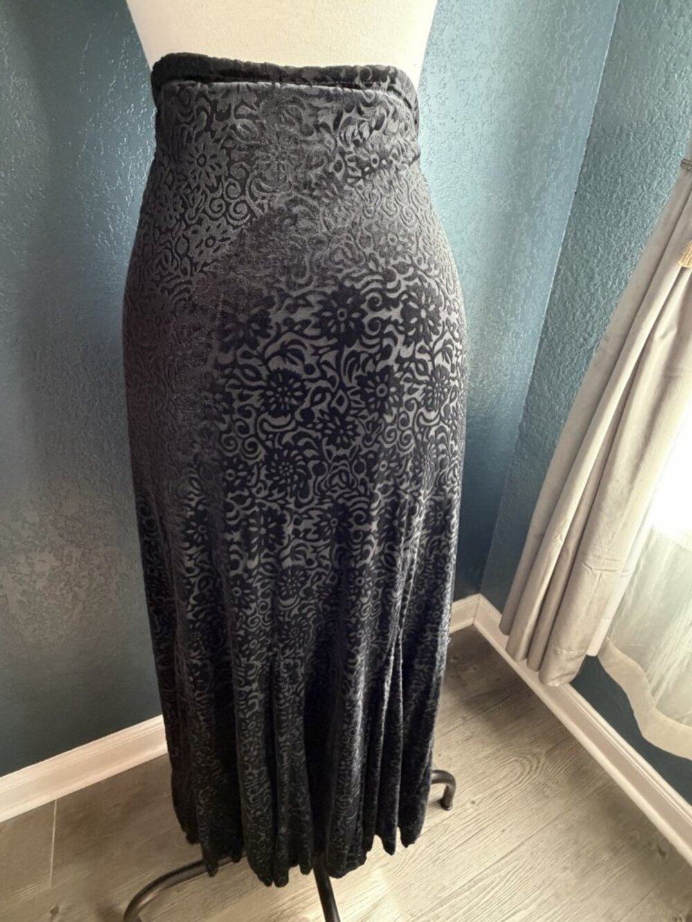 Black Burnout Velvet Y2K Midi Trumpet Hem Skirt Sz XL Clothing By Notations - Picture 7 of 8